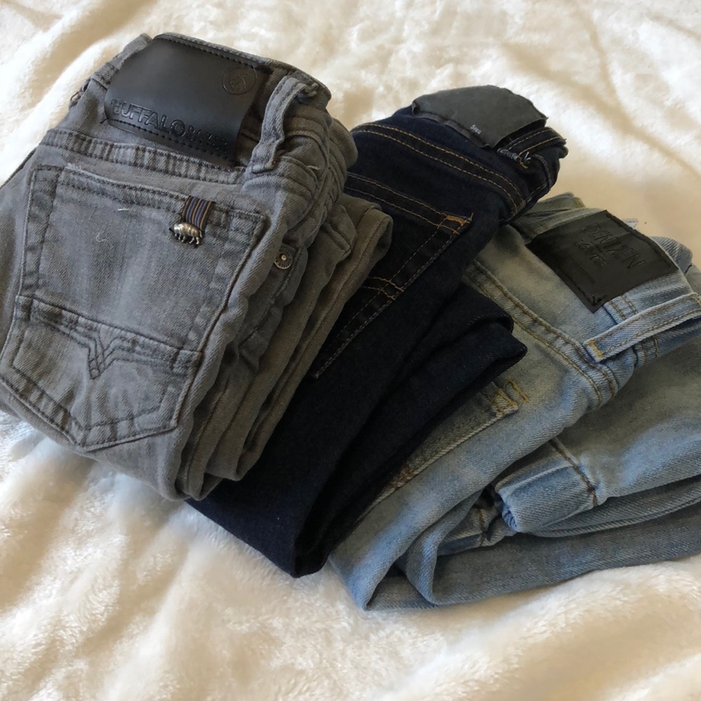 💙Boys size 6 Jeans Levi’s 💙 3 pairs!